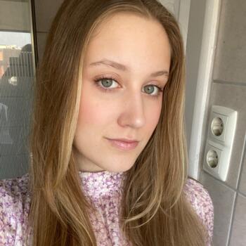 Babysitter in Budapest: Hajnalka