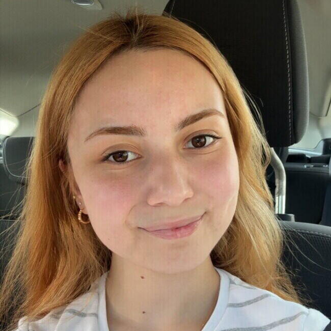 Babysitter in Genk: Azra Kübra