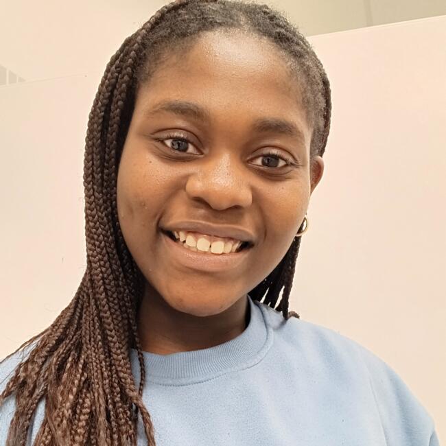 Baby-sitter in Calgary: Esther