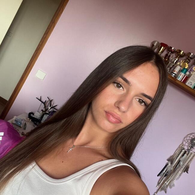 Babysitter in Boulogne-Billancourt: Lou