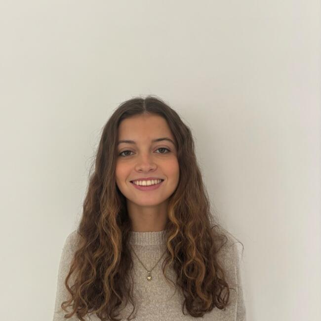 Babysitter in Seixal: Clara