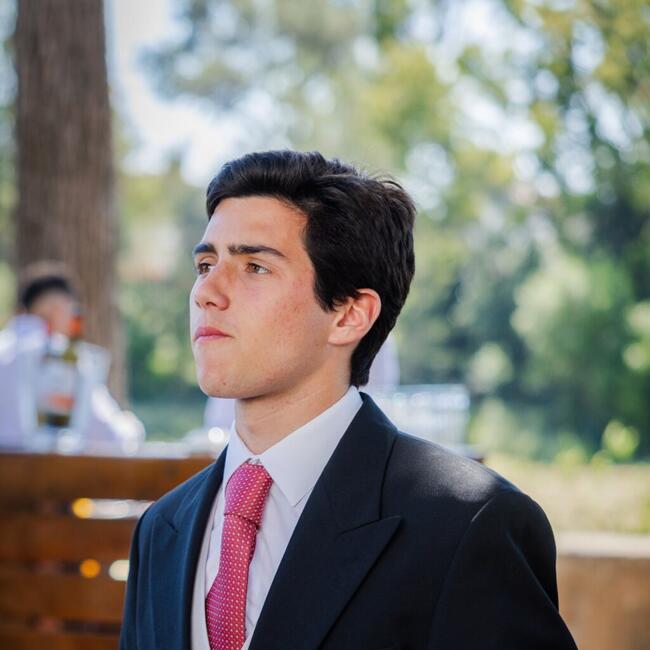 Babysitter em Oeiras: João