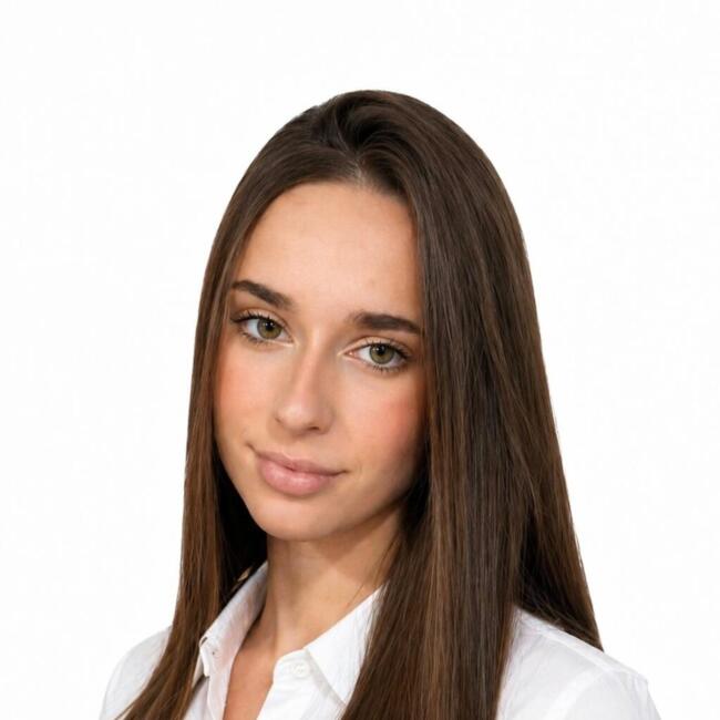 Nanny in Dos Hermanas: Valeria