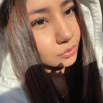 Babysitter New York: Amira