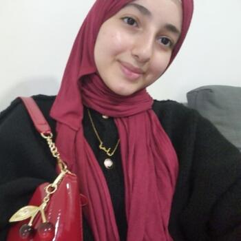 Babysitter Perth: Eman