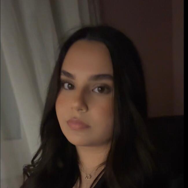 Babysitter in Bellignat: Alissya