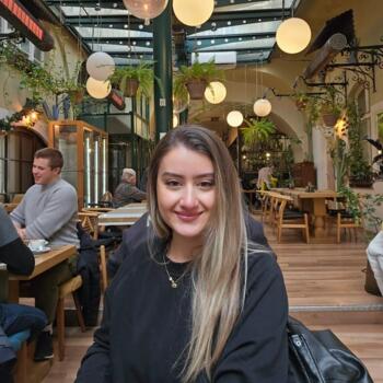 Babysitter Croydon: Suada