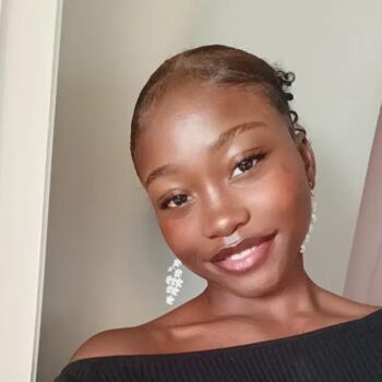 Baby-sitter in Calgary: Mudjaina