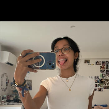 Babysitter in Gouvernes: Elona