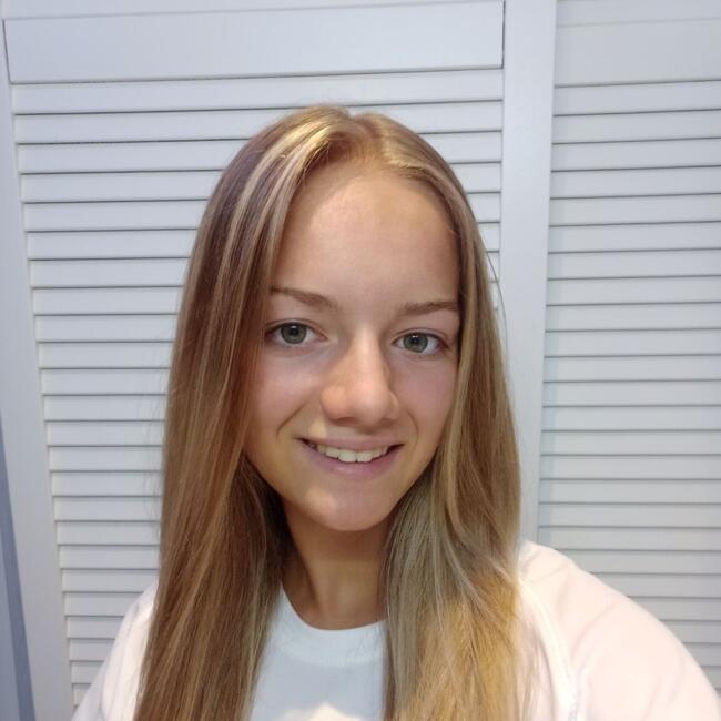 Babysitter in Saint-Bonnet-de-Mure: Lise