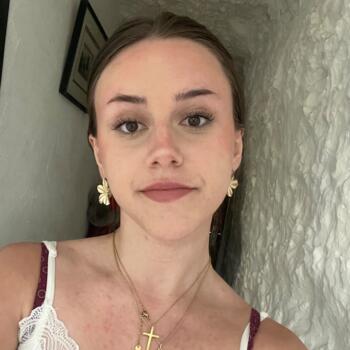 Babysitter in Tours: Hannah