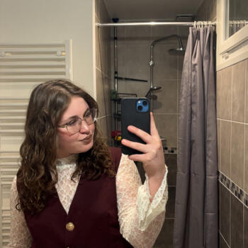 Babysitter in Camps-en-Amiénois: Melvina