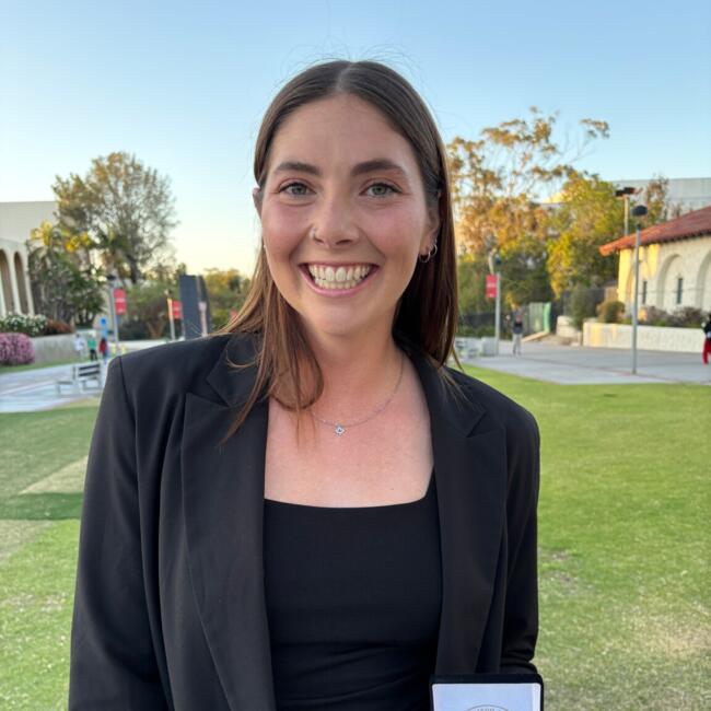 Baby-sitter in Victoria: Clare