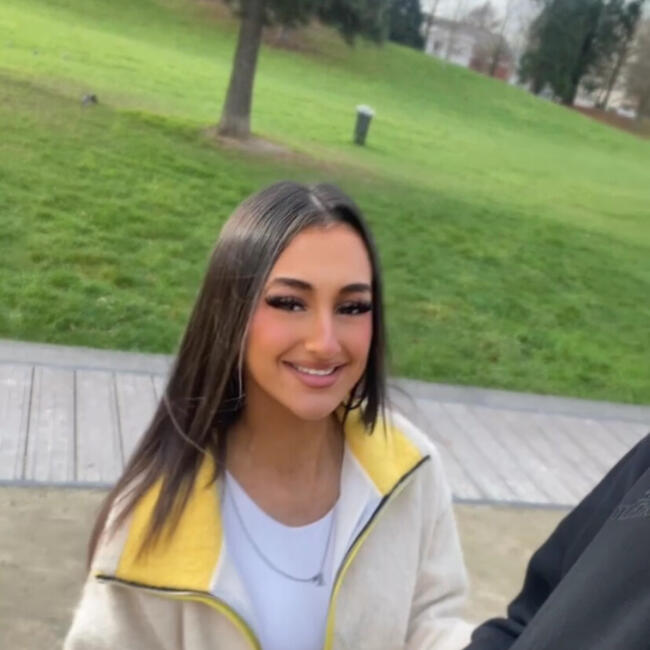 Babysitter in Roubaix: Hadjer