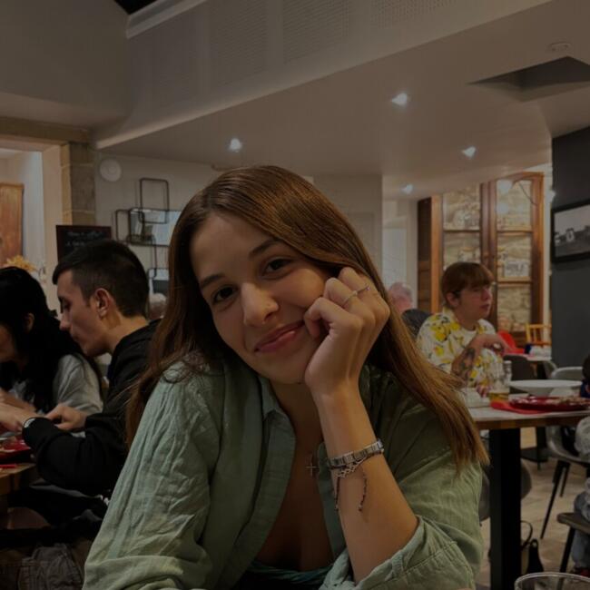 Babysitter in Triel-sur-Seine: Julya
