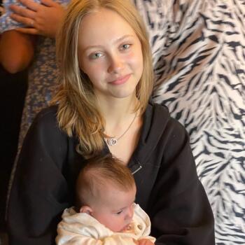 Babysitter in High Wycombe: Angel