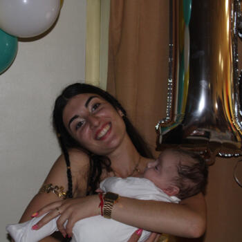 Babysitter in Jonquières-Saint-Vincent: Elena