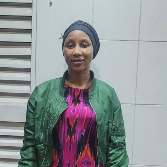 مربية أطفال في أبوظبي: Gift