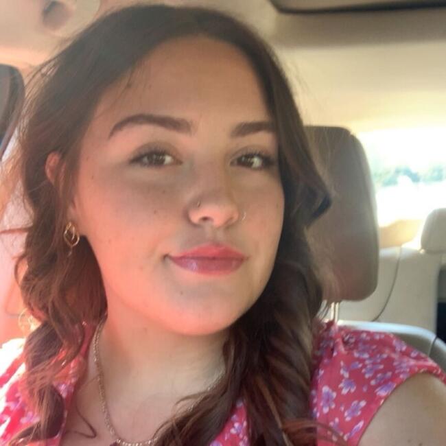 Babysitter in Granbury: Alivia