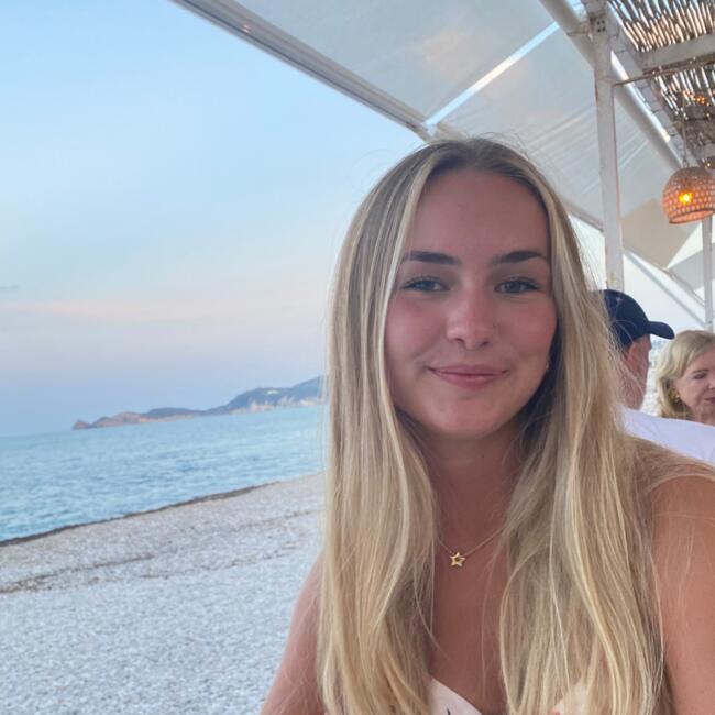 Babysitter in Teddington: Florence