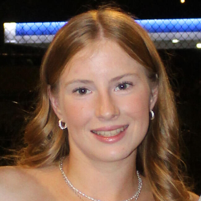 Babysitter in Dunedin: Amber