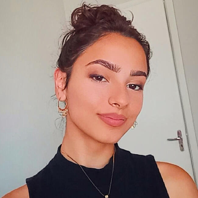 Babysitting job in Fazenda Rio Grande: Natalia