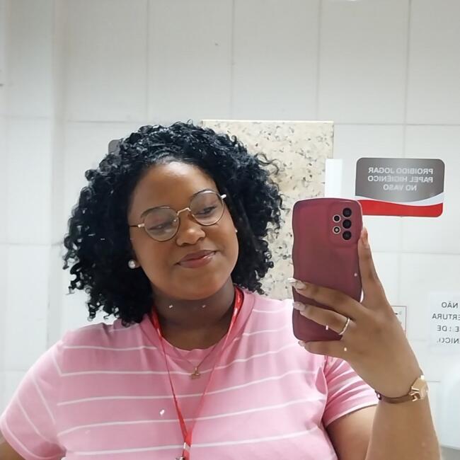 Babysitter in Cariacica: Thawany