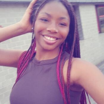 Babysitter in Martelange: Dénise