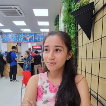 Babysitter in San Salvador: Alicia michelle