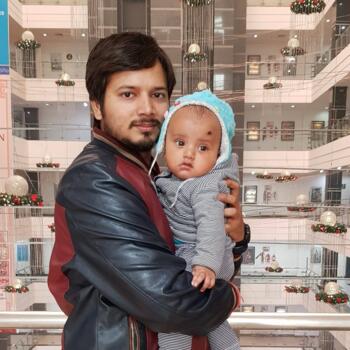 Babysitting job in Milan: babysitting job Nishant Singh