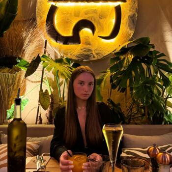 Babysitter in Boulogne-Billancourt: Callista