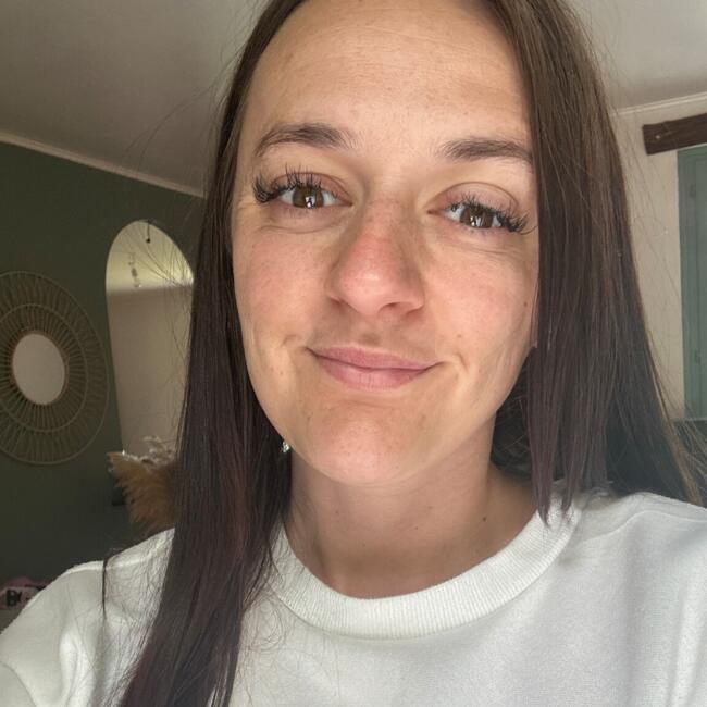 Babysitter in Saint-Auvent: Amy