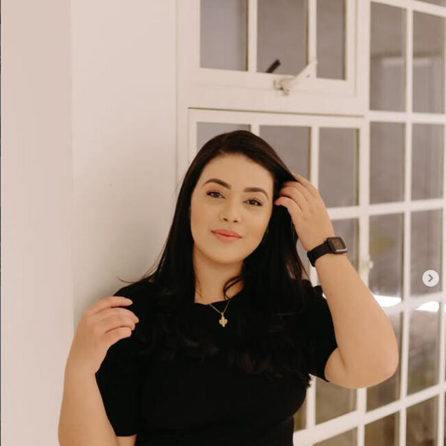 Emprego de babá em Umuarama: Larissa