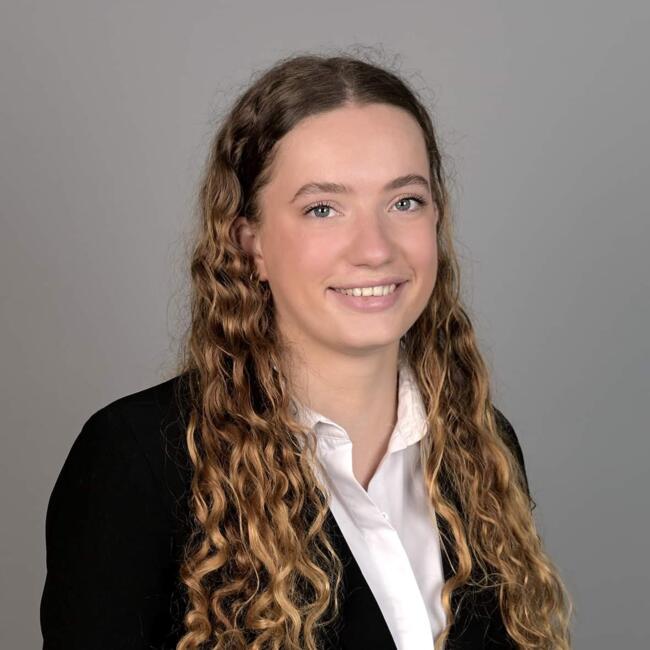 Babysitter in Lyon: Elisa