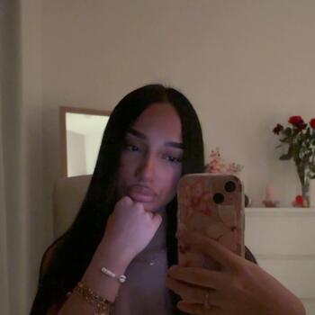 Babysitter in Herserange: Lara