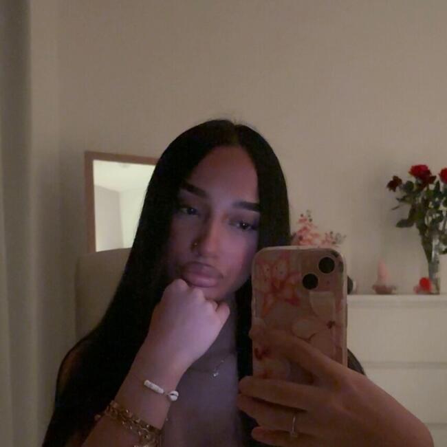 Babysitter in Herserange: Lara