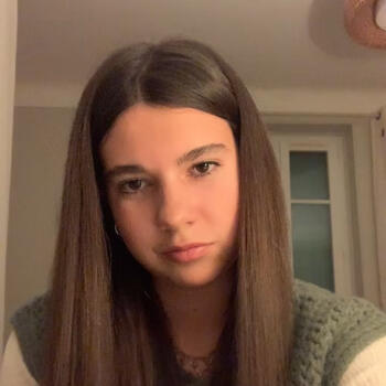 Babysitter in Bordeaux: Hannah