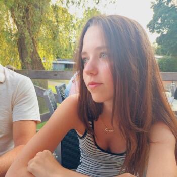 Babysitter in Aartselaar: Sienna