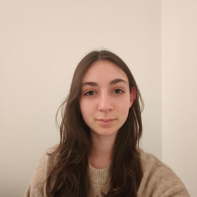 Babysitter in Boulogne-Billancourt: Moïra