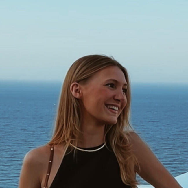 Babysitter in Eysines: Lou