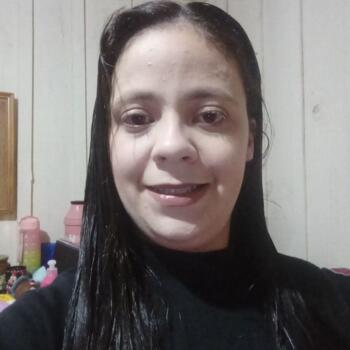 Emprego de babá em Araucária: emprego de babá Karolaine