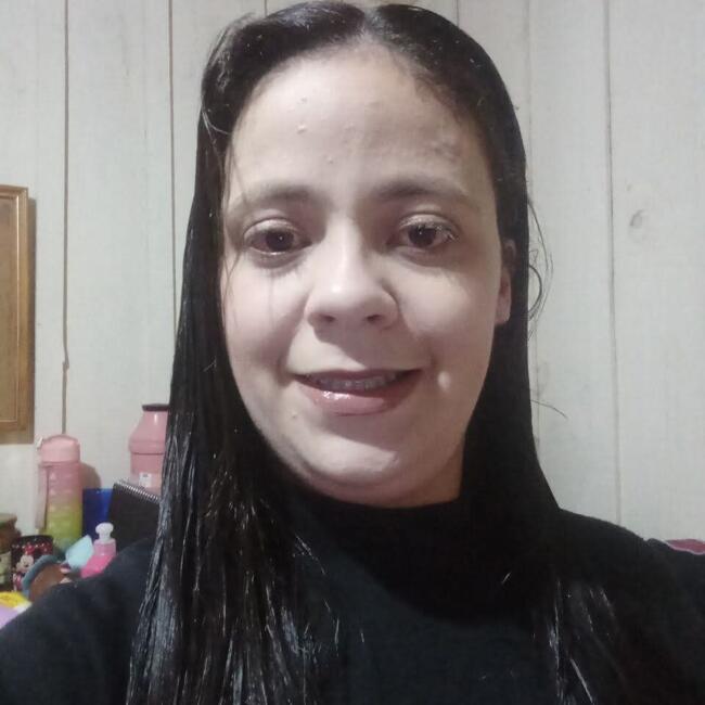 Emprego de babá em Araucária: Karolaine