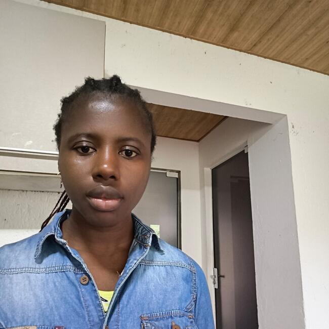 Emprego de babá em Santo Amaro da Imperatriz: Carla