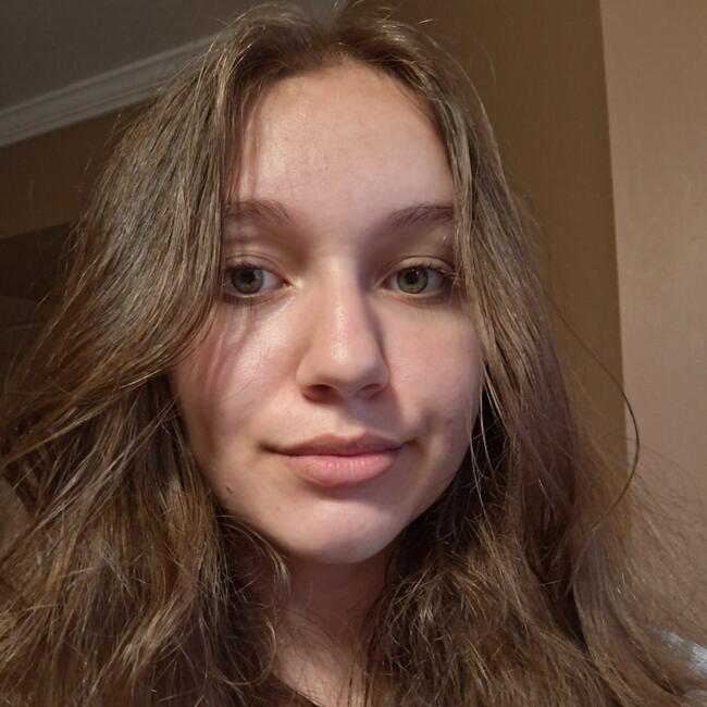 Babysitter in Port Coquitlam: Isabella