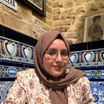 Babysitter in Rome: Nour