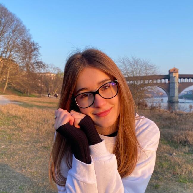 Babysitter in Sommo: Elisa