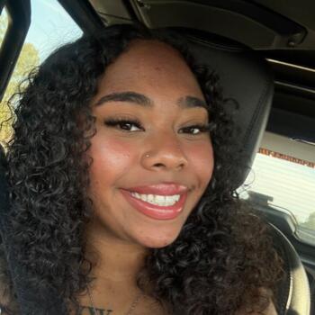 Babysitter in Corpus Christi: Ava