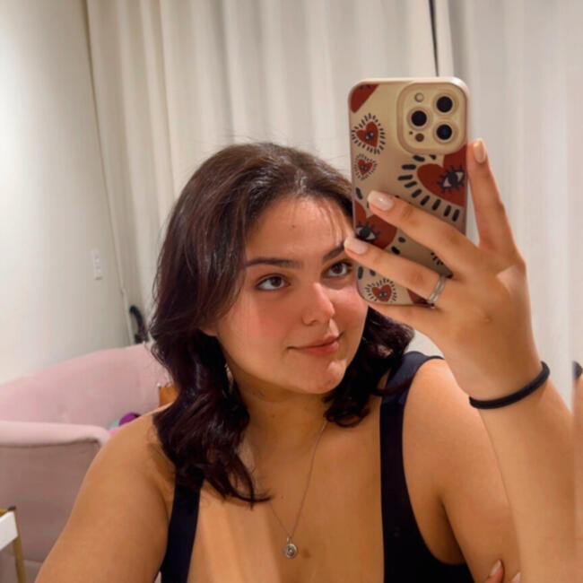 Babysitter in São José do Rio Preto: Giovanna