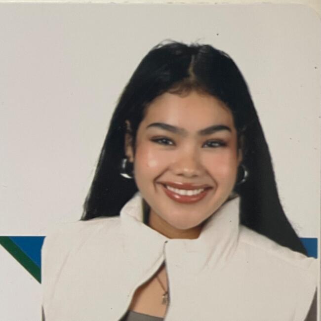 Babysitter in Renton: Mayra
