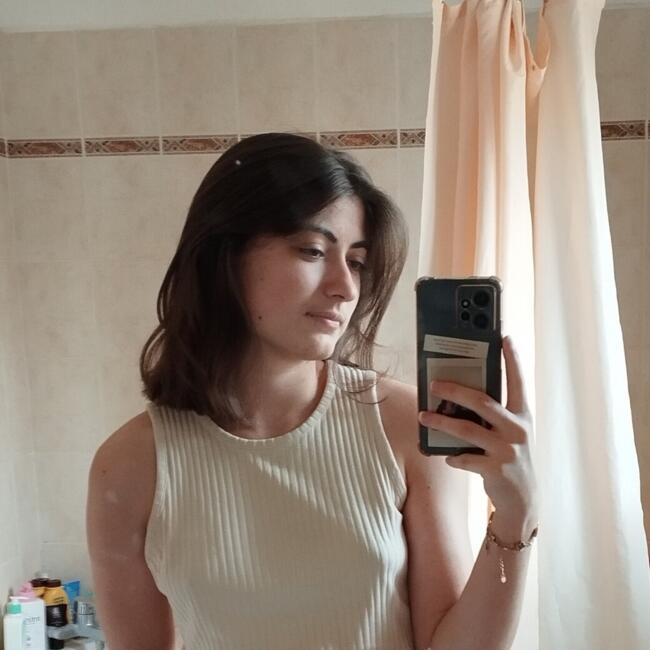 Babysitter in Caumont-sur-Durance: Fleur